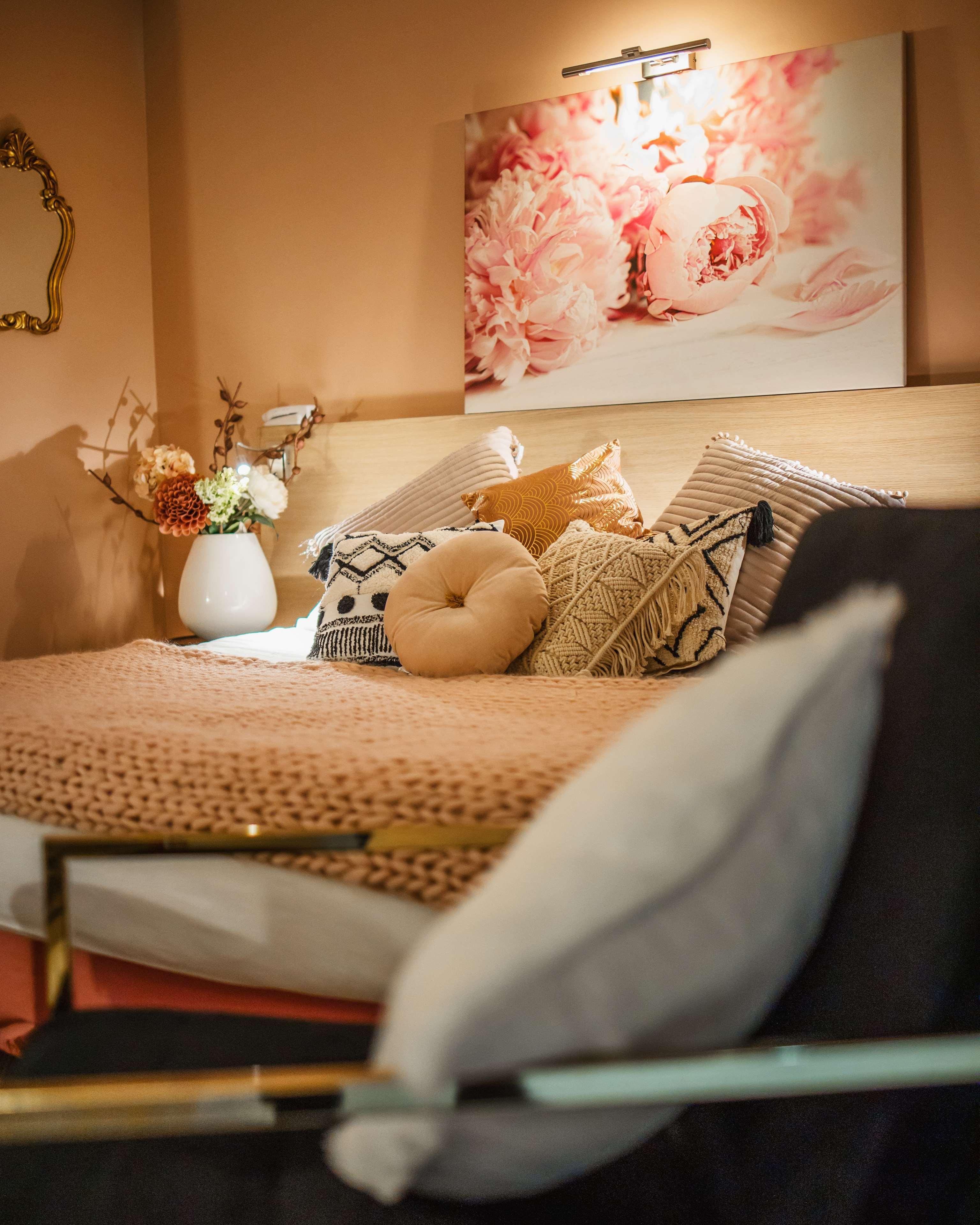 Hotel Kyriad Prestige Centre-palais Des Arts 4*